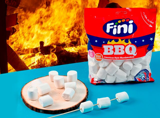 Fini Golosinas quema su nuevo marshmallow en las Fallas de Valencia - 1, Foto 1