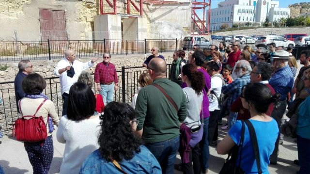 Un centenar de personas asisten a la ruta cultural en defensa del patrimonio regional - 2, Foto 2