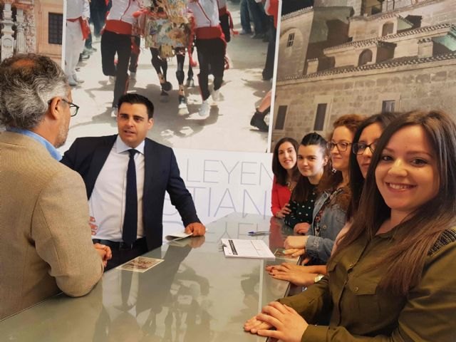 La Comunidad facilita la contratación de cinco jóvenes en paro de Caravaca de la Cruz para promocionar el Año Jubilar - 1, Foto 1