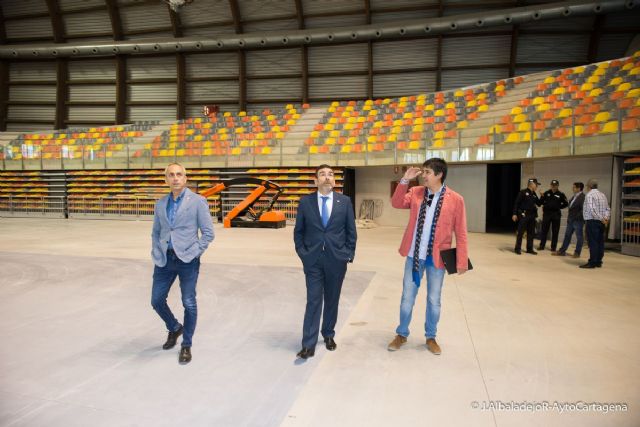 El Palacio de Deportes ya tiene luz y se sigue trabajando en su puesta a punto - 1, Foto 1