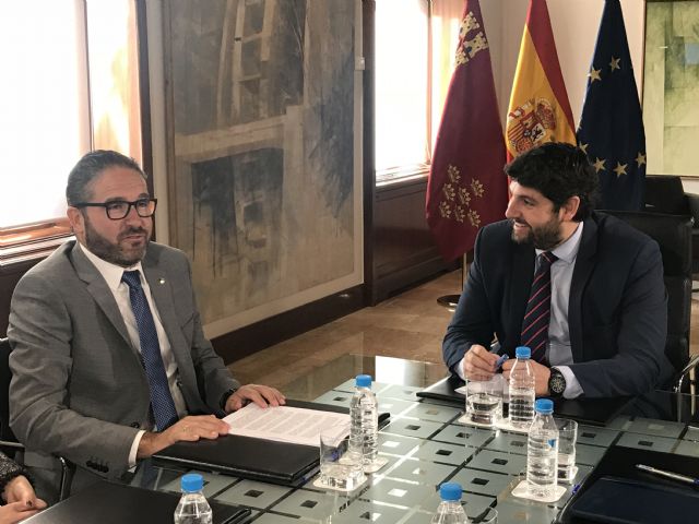 López Miras se reúne con el presidente de la Cámara de Comercio de Murcia y su nueva junta directiva - 2, Foto 2