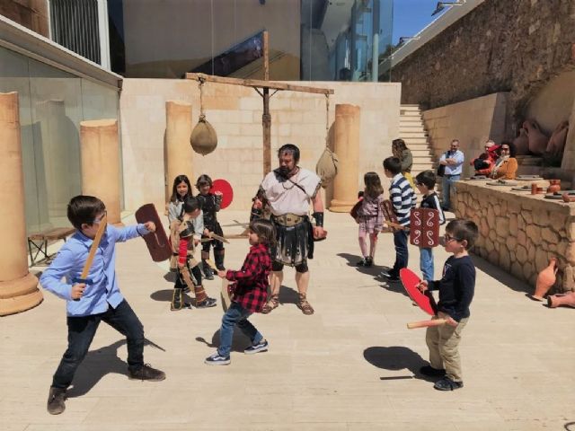 Cartagena Puerta de Culturas continua con sus espectaculos de gladiadores - 1, Foto 1