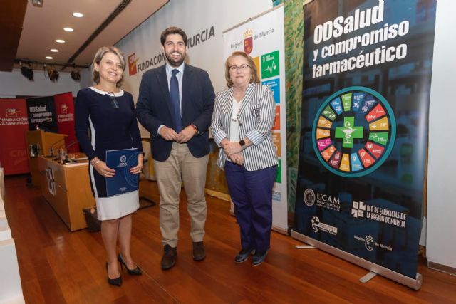 Fernando López Miras participa en una jornada sobre los valores de la red de Farmacia - 2, Foto 2