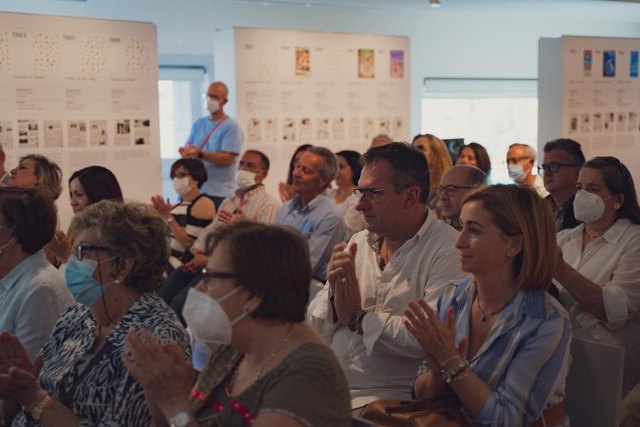 Fusión de culturas en un miércoles cargado de historia y memoria en la Feria del Libro - 1, Foto 1