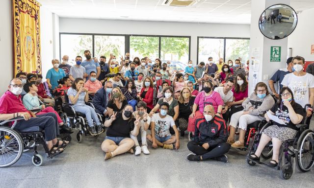 Isabel Franco visita las instalaciones del Centro de Día Apandis y las viviendas tuteladas - 1, Foto 1