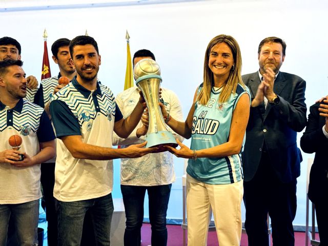 Patricia Fernández recibe a 'La Salud Archena' de baloncesto por su ascenso a LEB Plata - 1, Foto 1