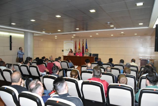 Un programa de empleo para personas en paro permitirá la adecuación de un bajo de San Fernando para el traslado de la asociación de Alzheimer - 4, Foto 4