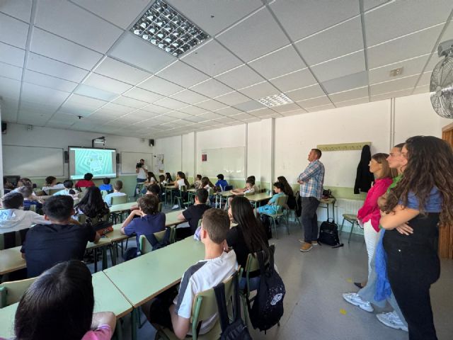 Lorca celebra el Día Mundial del Reciclaje con una campaña de sensibilización ambiental en los centros educativos - 2, Foto 2