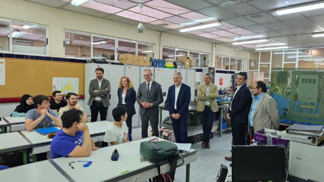 Proyecto del colegio Salesianos de Cartagena para transformar un turismo en un coche eléctrico - 1, Foto 1