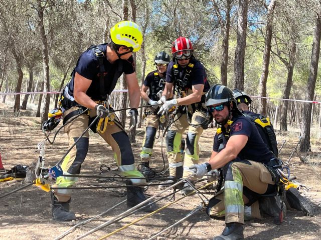 Bomberos de Murcia realizan un curso de 'Rescate en Altura' en escenarios reales - 4, Foto 4