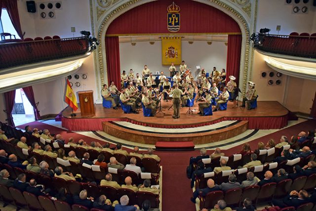 Concierto de Música. Sevilla La unidad de Música del Cuartel General FUTER de Sevilla (Soria 9) con la dirección del Comandante isleño Manuel Bernal Nieto ofreció un conciertazo en Capitanía General hispalense - 1, Foto 1