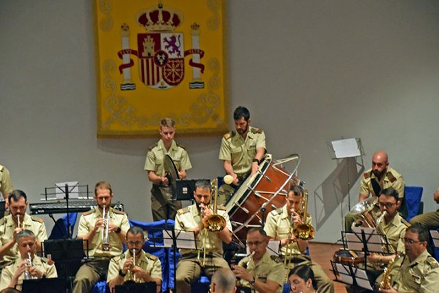 Concierto de Música. Sevilla La unidad de Música del Cuartel General FUTER de Sevilla (Soria 9) con la dirección del Comandante isleño Manuel Bernal Nieto ofreció un conciertazo en Capitanía General hispalense - 2, Foto 2