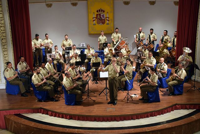 Concierto de Música. Sevilla La unidad de Música del Cuartel General FUTER de Sevilla (Soria 9) con la dirección del Comandante isleño Manuel Bernal Nieto ofreció un conciertazo en Capitanía General hispalense - 4, Foto 4