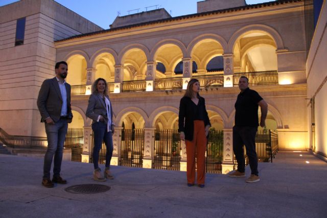 El claustro de la Merced recupera su encanto con casi 150 luminarias ornamentales - 2, Foto 2