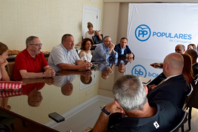 Reunión de los candidatos del PP al Congreso con representantes de HOSTEMUR de Cartagena - 1, Foto 1