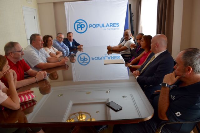 Reunión de los candidatos del PP al Congreso con representantes de HOSTEMUR de Cartagena - 2, Foto 2