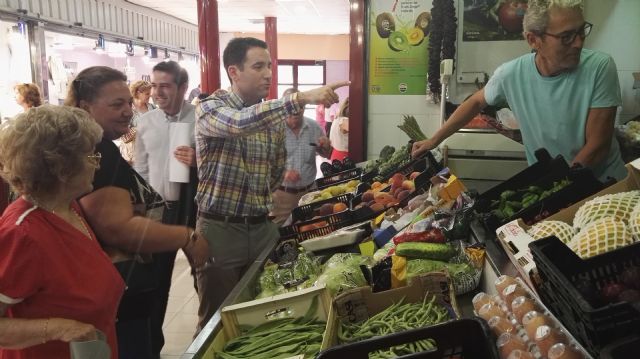 Teodoro García visita el mercado de abastos de Alcantarilla - 1, Foto 1