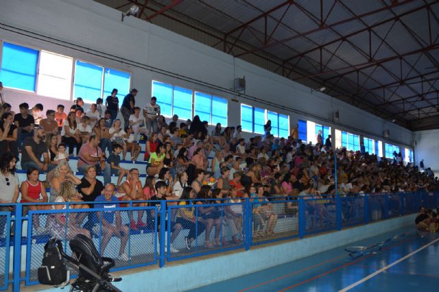 Más de un centenar de gimnastas participan en la exhibición de fin de curso de las escuelas locales - 4, Foto 4