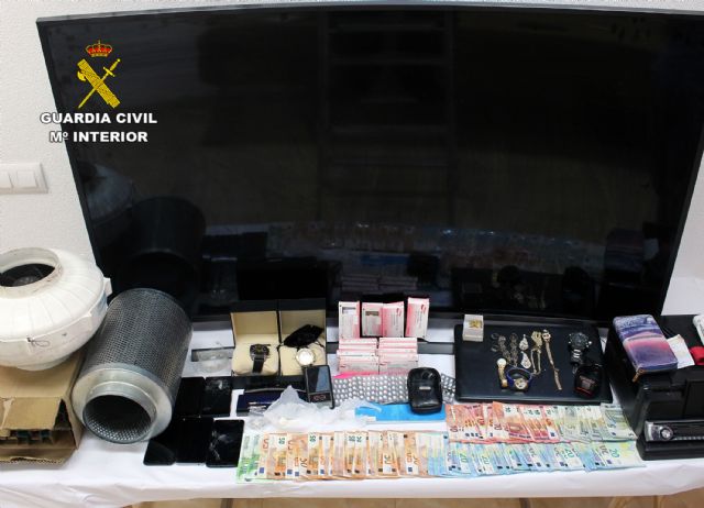 La Guardia Civil desmantela en Murcia un activo punto de venta de droga - 3, Foto 3