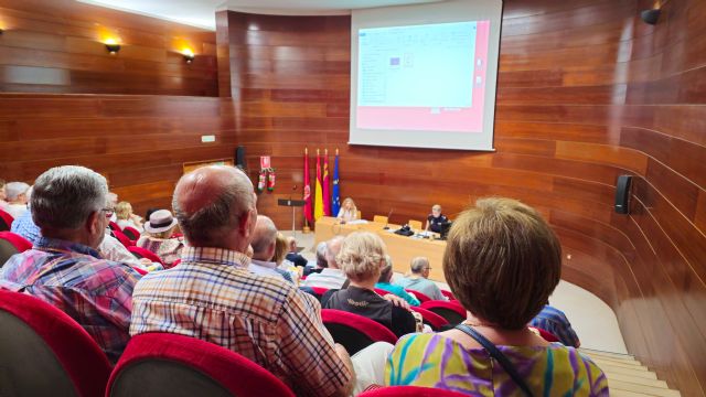 El Ayuntamiento de Murcia y Policía Nacional juntos para prevenir el abuso y maltrato a los mayores - 1, Foto 1