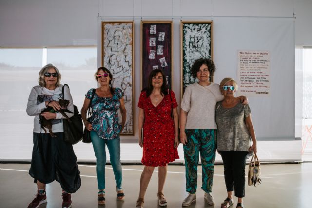 Diecisiete mujeres artistas y poetas se reúnen para celebrar a Violeta Parra - 1, Foto 1