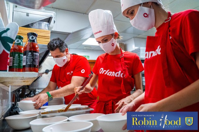 Orlando dona 100.000 raciones de tomate y cambia sus oficinas por los fogones para preparar un menú solidario - 1, Foto 1