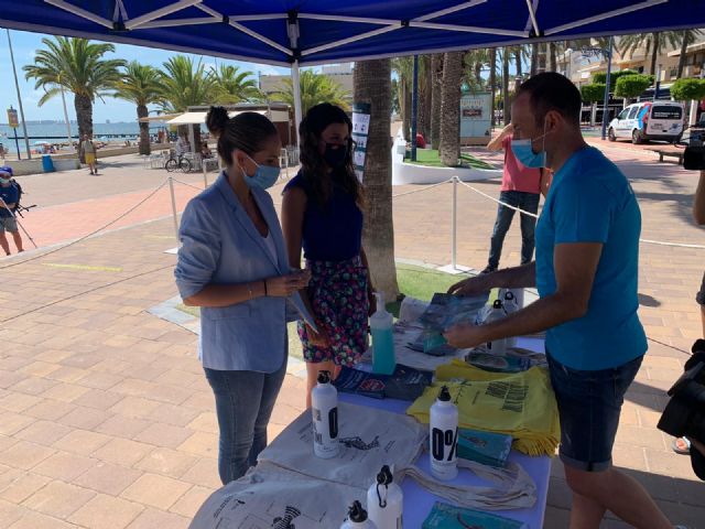 La Comunidad lleva a las playas del Mar Menor una campaña de sensibilización ambiental - 1, Foto 1