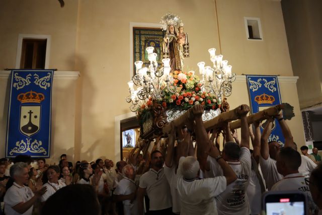 Cientos de fieles acompañaron a la Virgen del Carmen que regresó de madrugada a San Pedro del Pinatar - 3, Foto 3