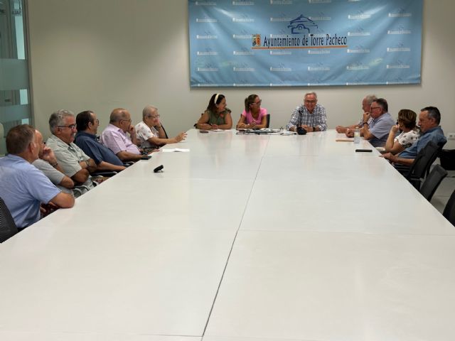 El alcalde de Torre Pacheco recibe a los presidentes de las Asociaciones de Mayores del municipio - 3, Foto 3