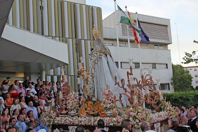 Procesiones letífica . Sevilla . El Carmen de San Leandro se cita con su barrio sevillano de las Huerta en una tarde de fervor popular - 1, Foto 1