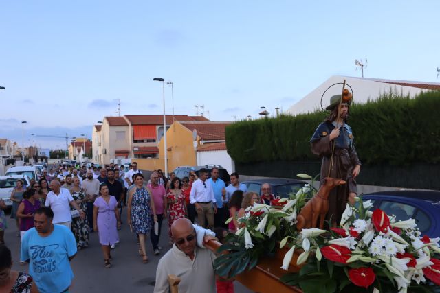 El Mojón celebra San Roque con procesión y misa de campaña - 1, Foto 1