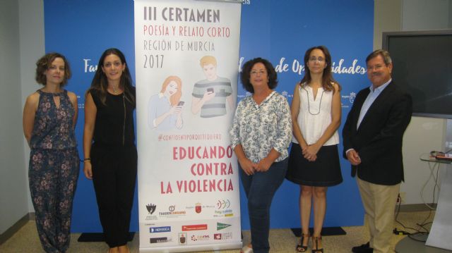 Familia y Thader Consumo colaboran en el certamen literario 'Educando contra la violencia' - 1, Foto 1