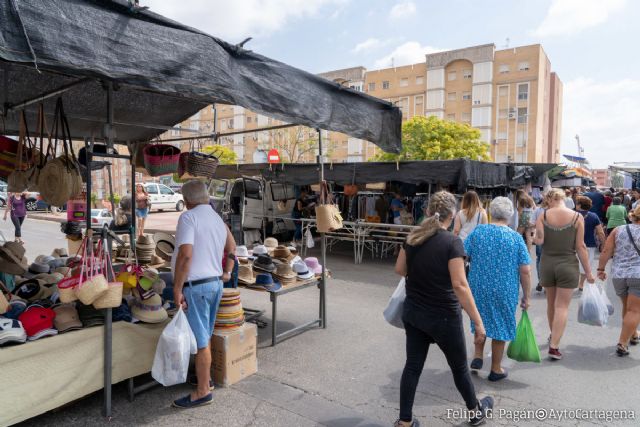 Los mercadillos de los viernes abrirán el festivo de Carthagineses y Romanos - 1, Foto 1