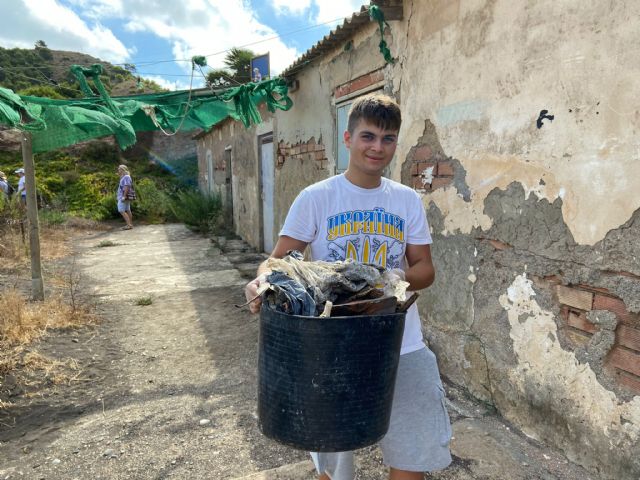 Doscientos cuarenta voluntarios participan en la recogida de más de 24 metros cúbicos de basuras en Portmán - 5, Foto 5