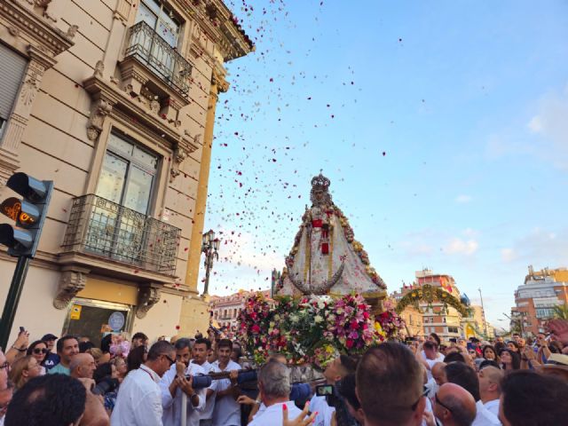 Culmina la Feria de Murcia en un día histórico con la Romería de la Virgen de la Fuensanta, una de las más multitudinarias que se recuerdan - 5, Foto 5