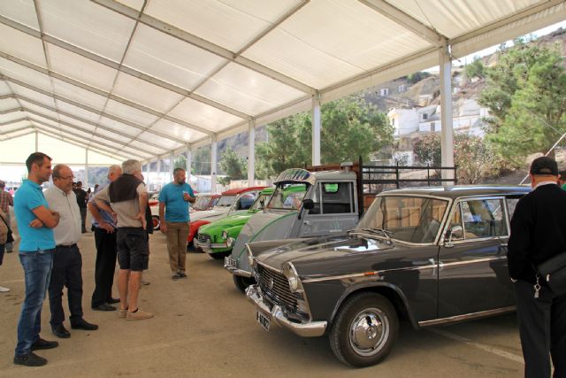 Más de 80 coches participan en el III Encuentro de automóviles clásicos en Puerto Lumbreras - 1, Foto 1