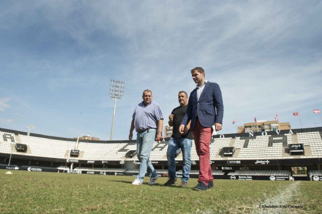 Puesta a punto del Estadio Cartagonova con la resiembra del césped para los encuentros deportivos - 3, Foto 3