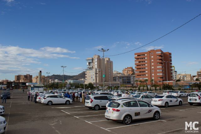 MC: El sector del taxi clama contra Castejón - 1, Foto 1