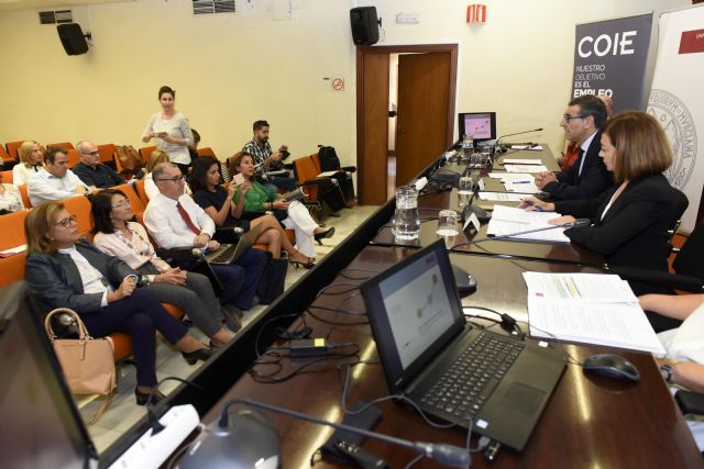 La tasa de paro de los universitarios de la Región cae tres puntos y ya baja del 8 por ciento - 1, Foto 1