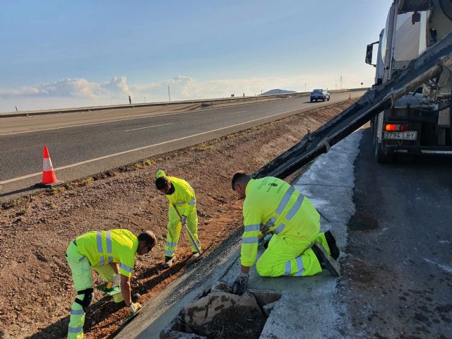 La Comunidad prepara la vía rápida de La Manga para posibles episodios de lluvias - 2, Foto 2