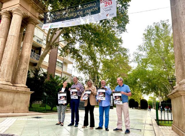 La Alameda de la Constitución acoge el III Encuentro Solidario de Cortadores de Jamón en Lorca en apoyo a AEMA III - 3, Foto 3