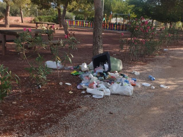 La basura se adueña de las playas de Calnegre y otras áreas recreativas - 1, Foto 1