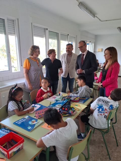 El consejero de Educación visita el CEIP Joaquín Carrión de San Javier para conocer sus proyectos innovadores - 3, Foto 3