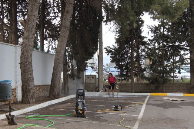 El Ayuntamiento de Puerto Lumbreras prepara el Cementerio de San Damián de cara al Día de Todos los Santos - 4, Foto 4