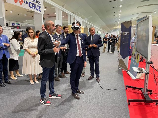 Una 'app' para atraer trabajadores, unas gafas 3D y un exoesqueleto para reducir esfuerzo en la obra, protagonistas de la Feria de la Construcción - 2, Foto 2