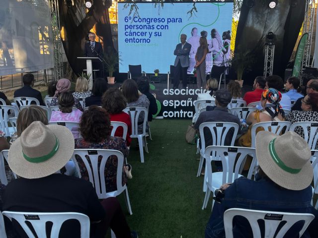 El consejero de Salud destaca la labor fundamental que realiza la AECC en Murcia durante la celebración de su sexto congreso para personas con cáncer y su entorno - 1, Foto 1