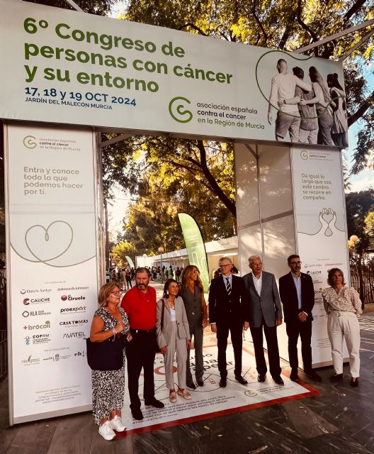 El consejero de Salud destaca la labor fundamental que realiza la AECC en Murcia durante la celebración de su sexto congreso para personas con cáncer y su entorno - 2, Foto 2