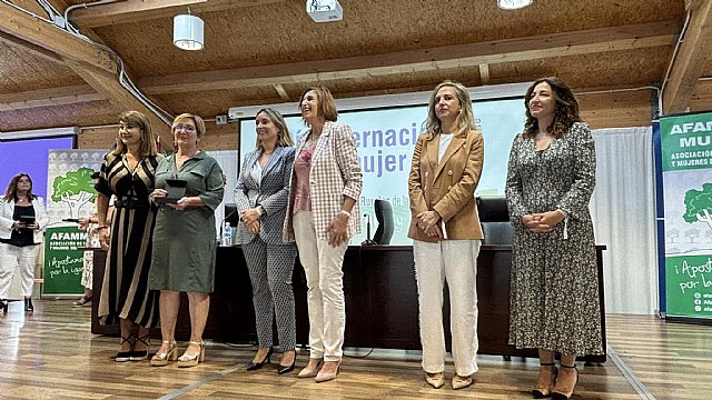 María Rosa Sánchez Martínez, galardonada como Mujer Empresaria Agrícola 2024 en el Día Internacional de la Mujer Rural - 2, Foto 2