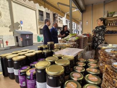 El mercado tradicional de Todos los Santos vuelve a instalarse en la Plaza de San Pedro El mercado tradicional de Todos los Santos vuelve a instalarse en la Plaza de San Pedro