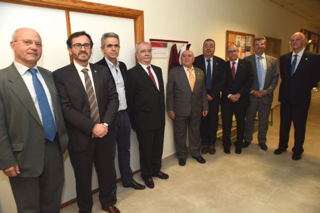 La Facultad de Veterinaria de la UMU homenajea al profesor Luis León Vizcaíno por su jubilación - 1, Foto 1